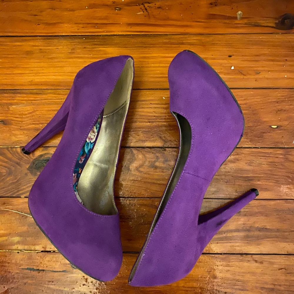 Xappeal Purple Suede Pumps